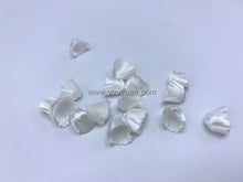 Load image into Gallery viewer, 1cm Fabric Flower Petals - Lily of the valley (15 Colours)