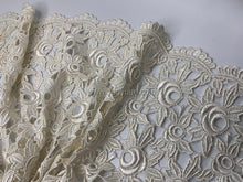 Load image into Gallery viewer, FS-FN-1015 - Korea Guipure Lace (2 Colours)
