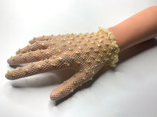 將圖片載入圖庫檢視器 FS-026 - 7 inches Netting Gloves with Sequins and Beads (1 Colour)
