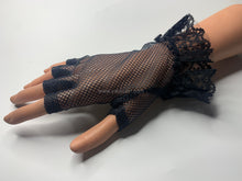 將圖片載入圖庫檢視器 FS-029 - 7 inches Half-Finger Netting Gloves with Lace Ruffle Cuff (1 Colour)
