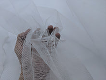 Load image into Gallery viewer, FS-6020 - Taiwan Hard Net (14 Colours)
