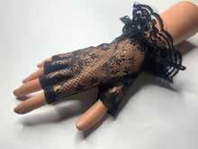 將圖片載入圖庫檢視器 FS-L0801 - 8 inches Ruffle Cuff Half-Finger Lace Gloves (1 Colour)
