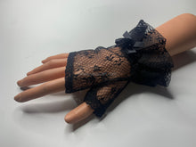 Load image into Gallery viewer, FS-L0901B - 6 inches Ruffle Cuff Fingerless Lace Gloves (1 Colour)
