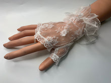 Load image into Gallery viewer, FS-L0902 - 6 inches Fingerless Organza Cuff Lace Gloves (1 Colour)
